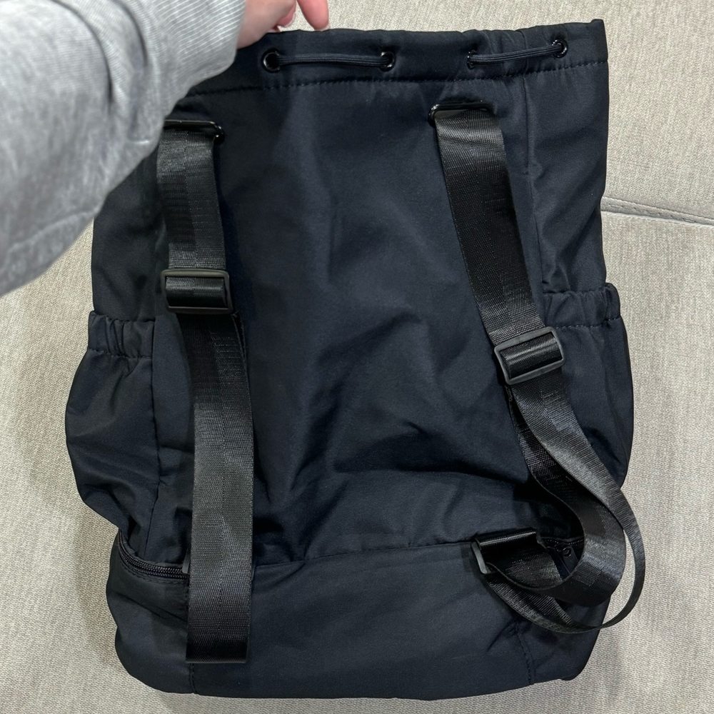 NWT Beyond Yoga Convertible Gym Bag - Picture 12 of 16